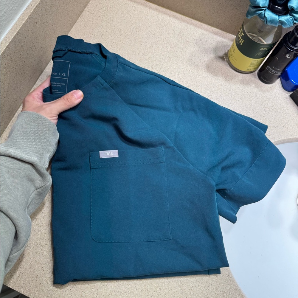 Figs Carribean blue round neck Top